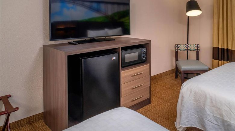 <b>Clarion Pointe Room</b>. Images powered by <a href="https://iceportal.shijigroup.com/" title="IcePortal" target="_blank">IcePortal</a>.