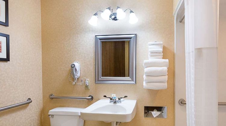 Quality Inn Parkersburg North-Vienna Room
