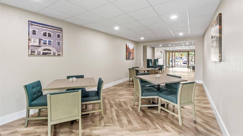 <b>Quality Inn Shepherdstown Lobby</b>. Images powered by <a href="https://iceportal.shijigroup.com/" title="IcePortal" target="_blank">IcePortal</a>.