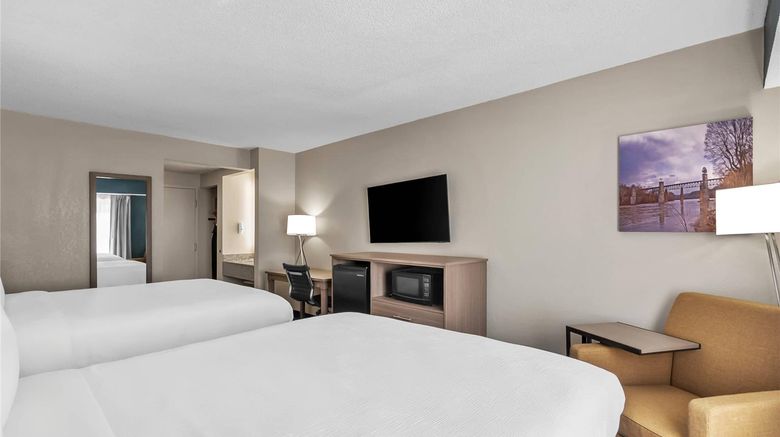 <b>Quality Inn Shepherdstown Room</b>. Images powered by <a href="https://iceportal.shijigroup.com/" title="IcePortal" target="_blank">IcePortal</a>.