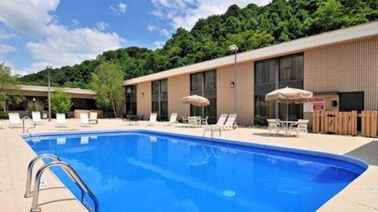 Quality Hotel & Conference Center Pool
