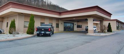 Quality Hotel & Conference Center Exterior