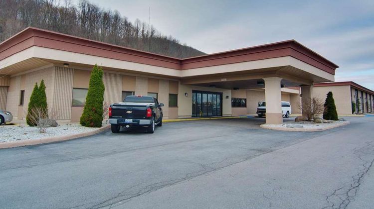 Quality Hotel & Conference Center Exterior