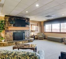 Quality Hotel & Conference Center Lobby