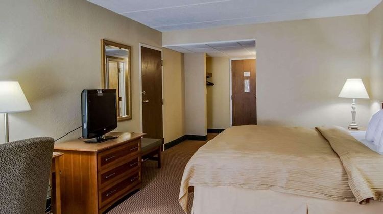 Quality Hotel & Conference Center Room