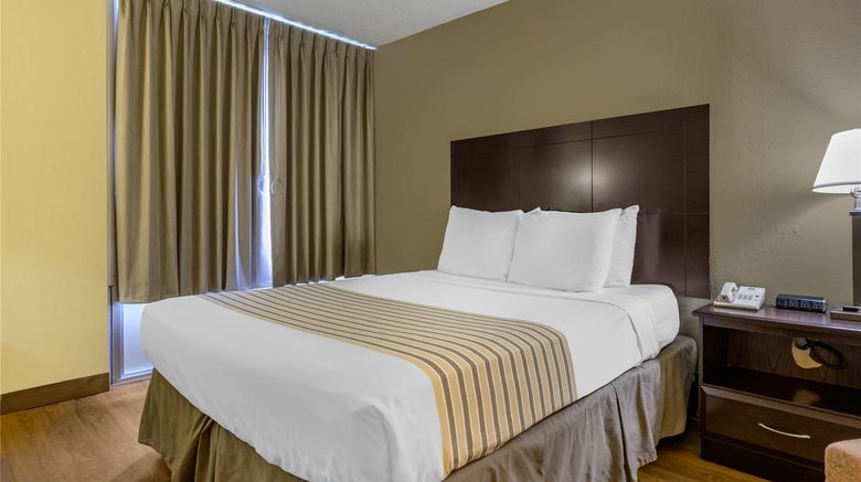 <b>Econo Lodge Inn & Suites Triadelphia Room</b>. Images powered by <a href="https://iceportal.shijigroup.com/" title="IcePortal" target="_blank">IcePortal</a>.