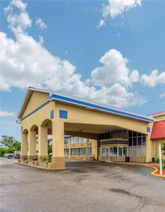 Econo Lodge Inn & Suites Triadelphia