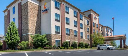 Comfort Suites Exterior