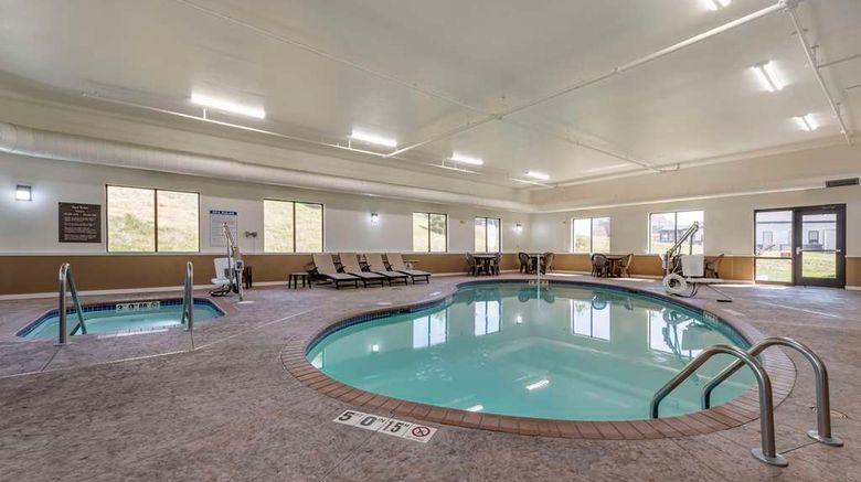 <b>Comfort Suites Pool</b>. Images powered by <a href="https://iceportal.shijigroup.com/" title="IcePortal" target="_blank">IcePortal</a>.