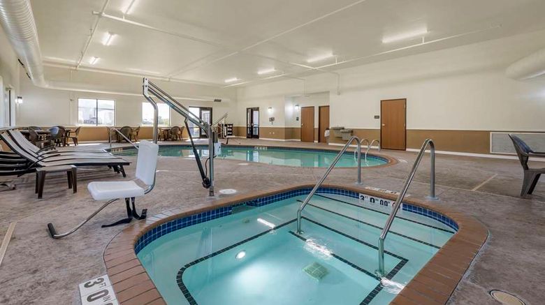 <b>Comfort Suites Pool</b>. Images powered by <a href="https://iceportal.shijigroup.com/" title="IcePortal" target="_blank">IcePortal</a>.