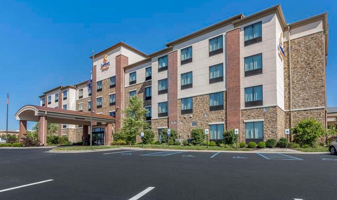 Comfort Suites Exterior