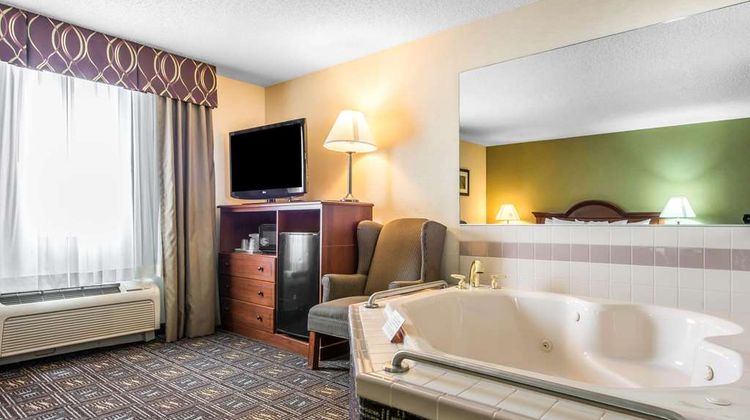 Comfort Inn Weirton Suite