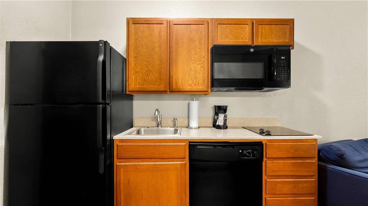 Suburban Studios Room