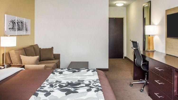 Sleep Inn & Suites Parkersburg Suite