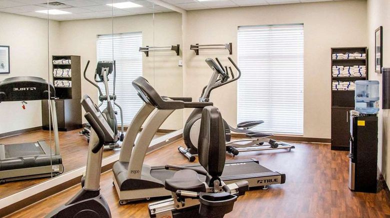 <b>Sleep Inn & Suites Parkersburg Health</b>. Images powered by <a href="https://iceportal.shijigroup.com/" title="IcePortal" target="_blank">IcePortal</a>.