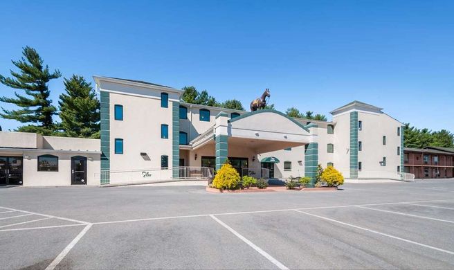 Rodeway Inn Charles Town Exterior