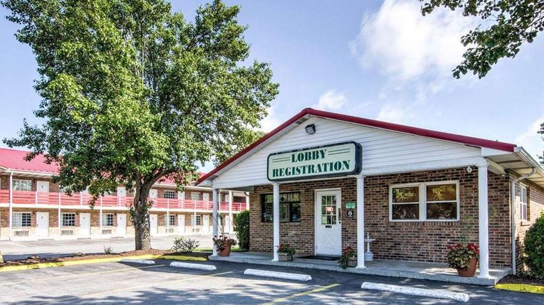 <b>Quality Inn Exterior</b>. Images powered by <a href="https://iceportal.shijigroup.com/" title="IcePortal" target="_blank">IcePortal</a>.