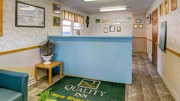 Quality Inn Lobby