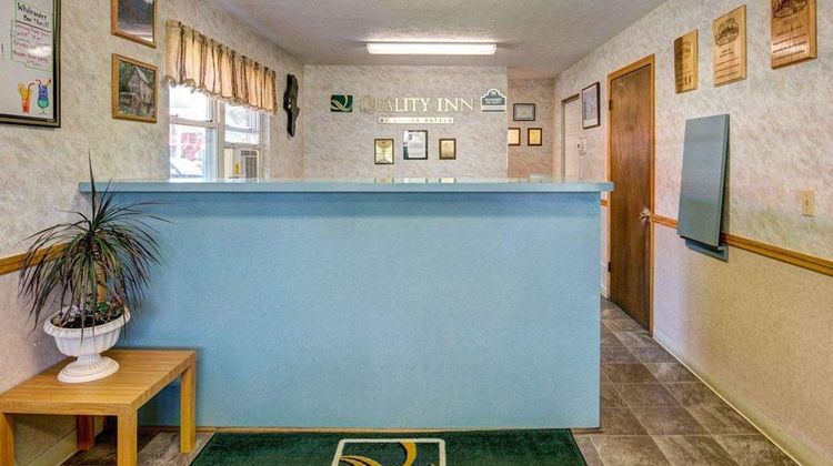 Quality Inn Lobby
