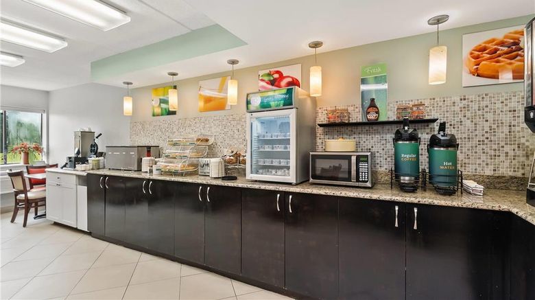 <b>Quality Inn Harpers Ferry Restaurant</b>. Images powered by <a href="https://iceportal.shijigroup.com/" title="IcePortal" target="_blank">IcePortal</a>.