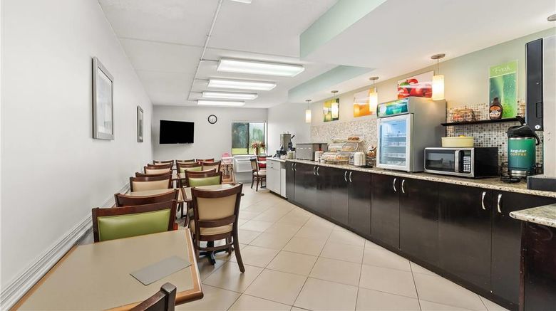 <b>Quality Inn Harpers Ferry Restaurant</b>. Images powered by <a href="https://iceportal.shijigroup.com/" title="IcePortal" target="_blank">IcePortal</a>.