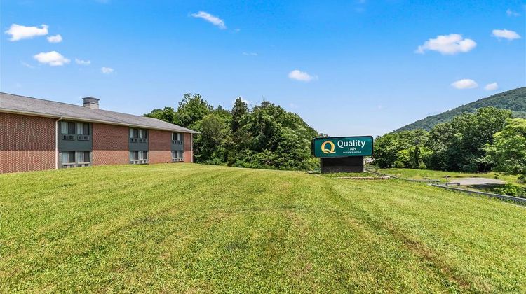 Quality Inn Harpers Ferry Exterior