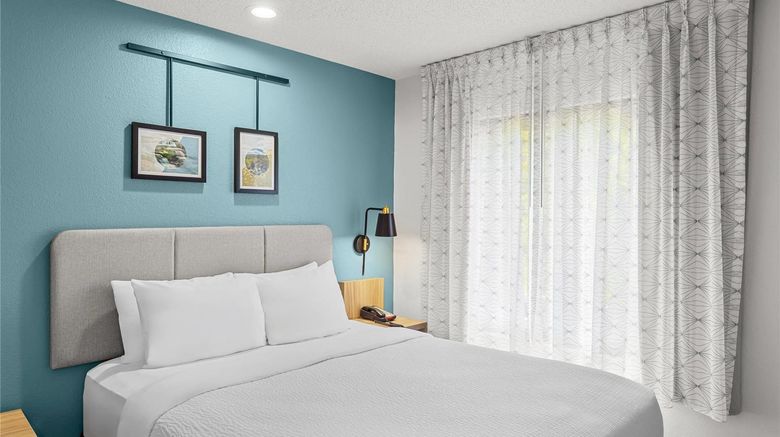<b>Sleep Inn Charleston North Suite</b>. Images powered by <a href="https://iceportal.shijigroup.com/" title="IcePortal" target="_blank">IcePortal</a>.