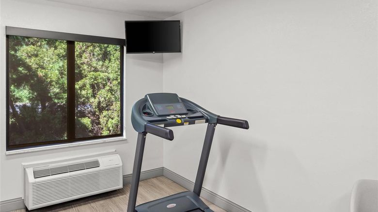 <b>Sleep Inn Charleston North Health</b>. Images powered by <a href="https://iceportal.shijigroup.com/" title="IcePortal" target="_blank">IcePortal</a>.