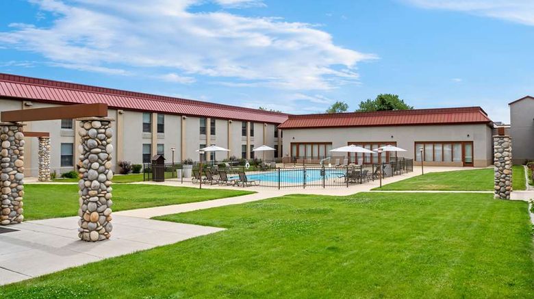 <b>Comfort Inn-Buffalo Bill Village Resort Pool</b>. Images powered by <a href="https://iceportal.shijigroup.com/" title="IcePortal" target="_blank">IcePortal</a>.