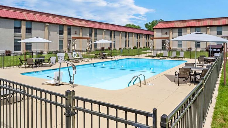 <b>Comfort Inn-Buffalo Bill Village Resort Pool</b>. Images powered by <a href="https://iceportal.shijigroup.com/" title="IcePortal" target="_blank">IcePortal</a>.