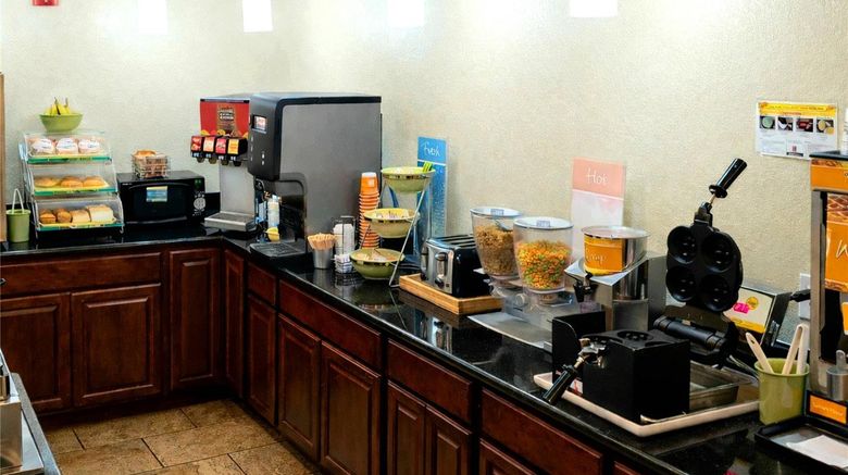 <b>Quality Inn Gillette Restaurant</b>. Images powered by <a href="https://iceportal.shijigroup.com/" title="IcePortal" target="_blank">IcePortal</a>.