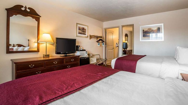 <b>Quality Inn Room</b>. Images powered by <a href="https://iceportal.shijigroup.com/" title="IcePortal" target="_blank">IcePortal</a>.