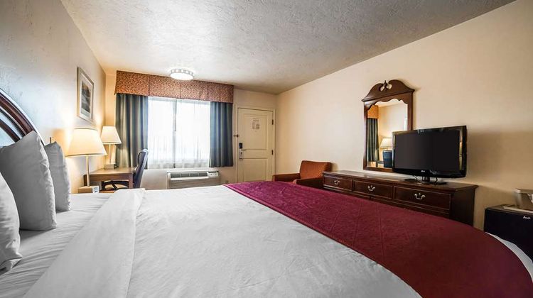 Quality Inn Room