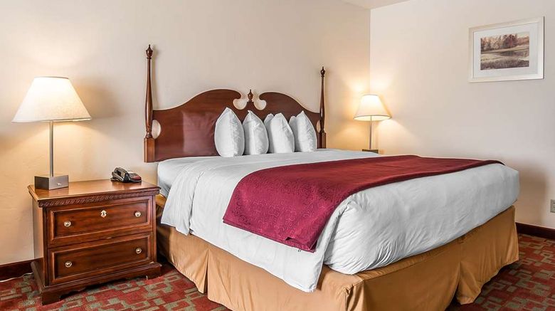 <b>Quality Inn Room</b>. Images powered by <a href="https://iceportal.shijigroup.com/" title="IcePortal" target="_blank">IcePortal</a>.