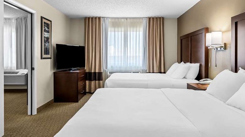 <b>Comfort Inn Suite</b>. Images powered by <a href="https://iceportal.shijigroup.com/" title="IcePortal" target="_blank">IcePortal</a>.