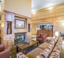 Quality Inn & Suites Lobby
