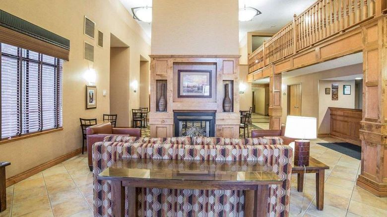 <b>Quality Inn & Suites Lobby</b>. Images powered by <a href="https://iceportal.shijigroup.com/" title="IcePortal" target="_blank">IcePortal</a>.