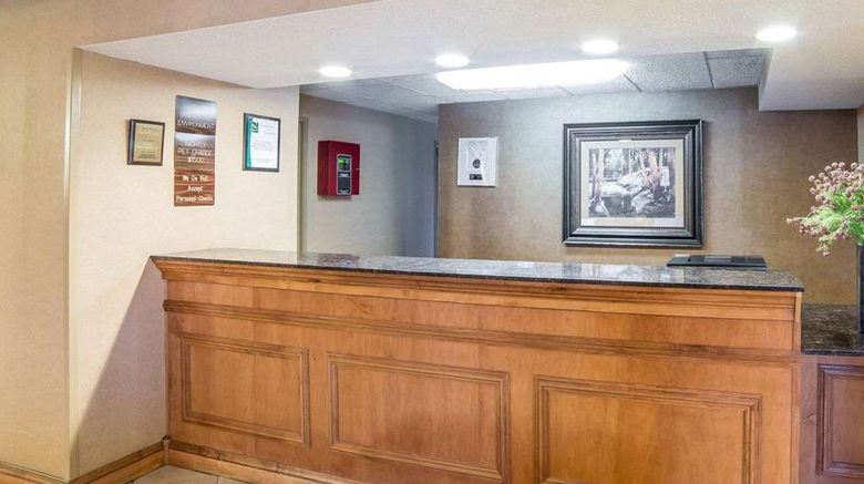 <b>Quality Inn & Suites Lobby</b>. Images powered by <a href="https://iceportal.shijigroup.com/" title="IcePortal" target="_blank">IcePortal</a>.