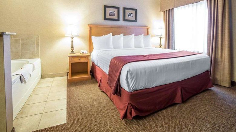 <b>Quality Inn & Suites Suite</b>. Images powered by <a href="https://iceportal.shijigroup.com/" title="IcePortal" target="_blank">IcePortal</a>.