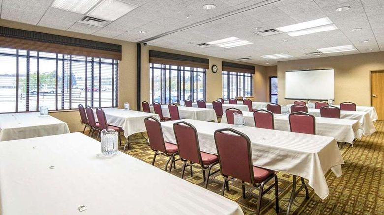 <b>Quality Inn & Suites Meeting</b>. Images powered by <a href="https://iceportal.shijigroup.com/" title="IcePortal" target="_blank">IcePortal</a>.