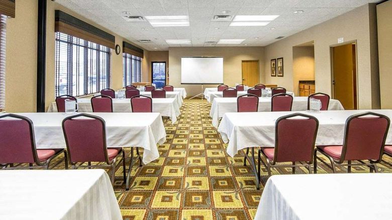 <b>Quality Inn & Suites Meeting</b>. Images powered by <a href="https://iceportal.shijigroup.com/" title="IcePortal" target="_blank">IcePortal</a>.