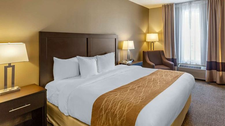 <b>Comfort Inn Evanston Room</b>. Images powered by <a href="https://iceportal.shijigroup.com/" title="IcePortal" target="_blank">IcePortal</a>.