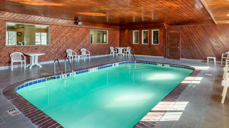<b>Comfort Inn Evanston Pool</b>. Images powered by <a href="https://iceportal.shijigroup.com/" title="IcePortal" target="_blank">IcePortal</a>.