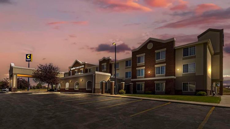 Comfort Inn & Suites Exterior