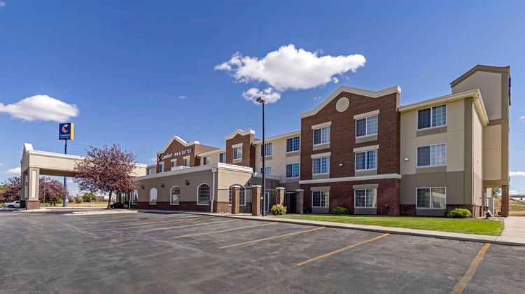Comfort Inn & Suites Exterior