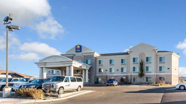 <b>Comfort Inn & Suites Exterior</b>. Images powered by <a href="https://iceportal.shijigroup.com/" title="IcePortal" target="_blank">IcePortal</a>.