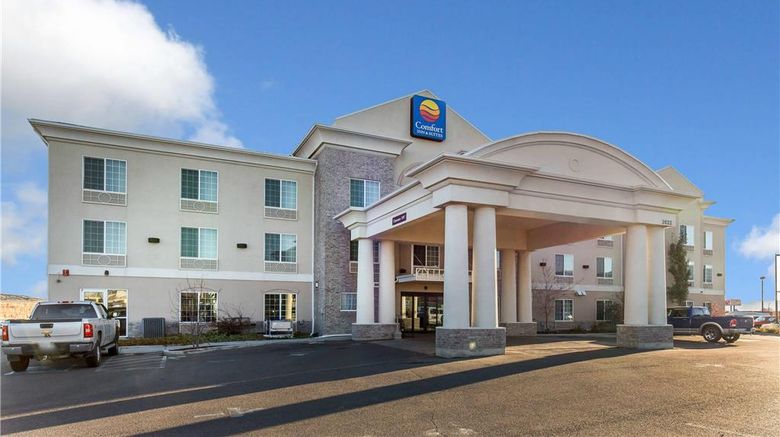 <b>Comfort Inn & Suites Exterior</b>. Images powered by <a href="https://iceportal.shijigroup.com/" title="IcePortal" target="_blank">IcePortal</a>.