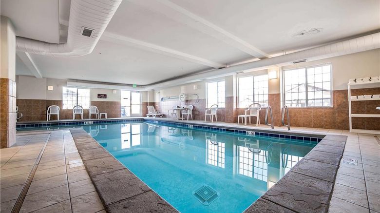 <b>Comfort Inn & Suites Pool</b>. Images powered by <a href="https://iceportal.shijigroup.com/" title="IcePortal" target="_blank">IcePortal</a>.
