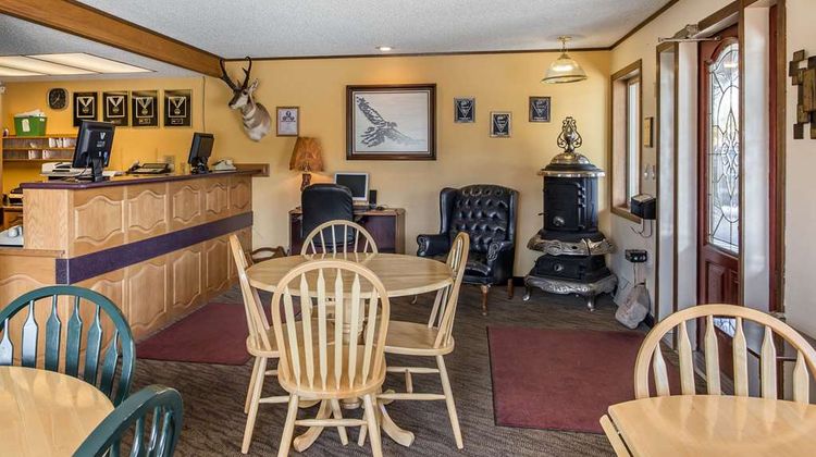 Rodeway Inn Pronghorn Lodge Lobby