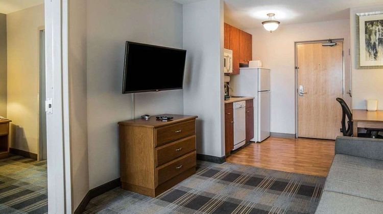 MainStay Suites Suite